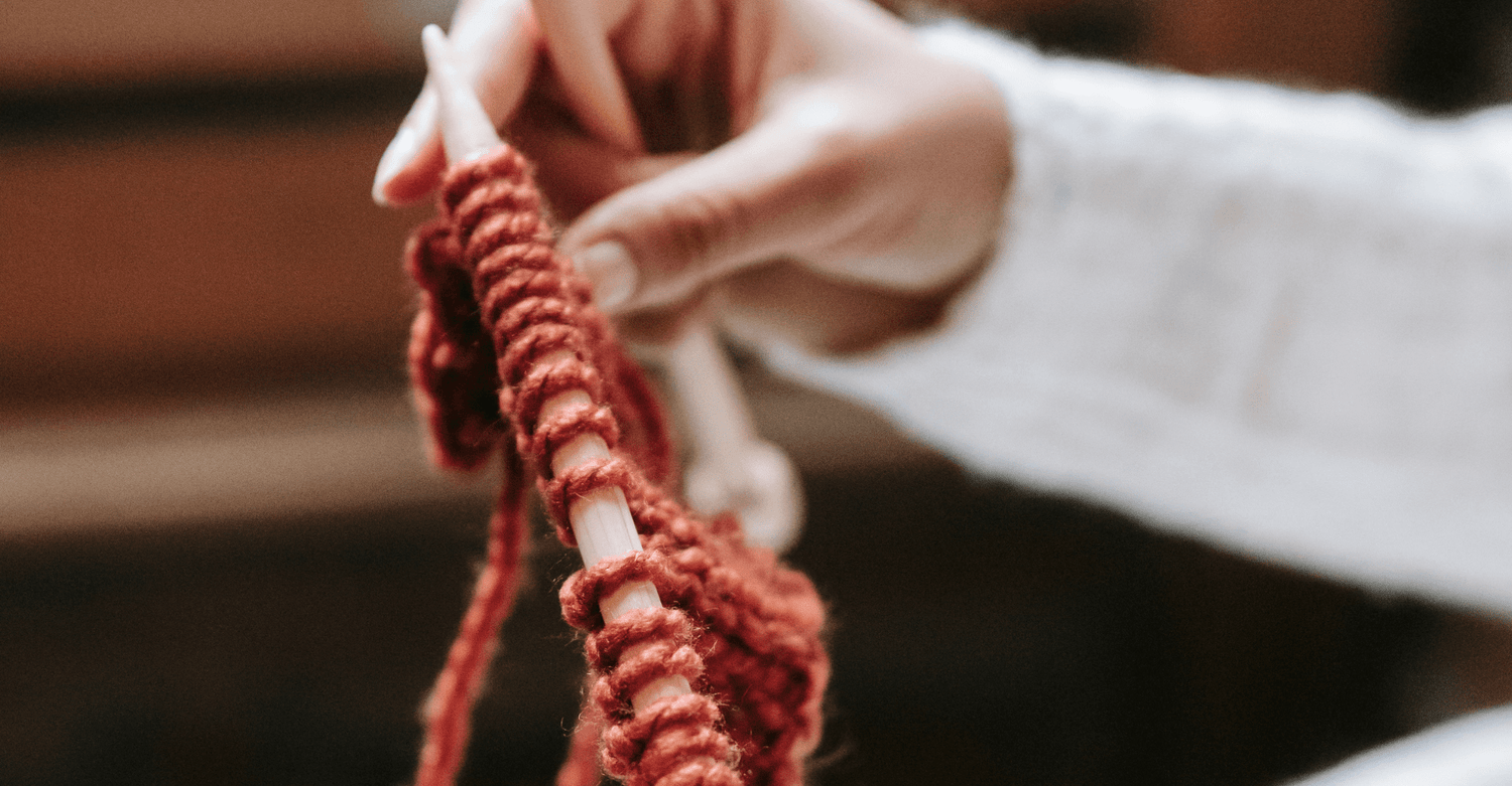 Die besten Tipps für das Stricken mit dicker Wolle: Projekte, Techniken und Trends - ggh Wolle